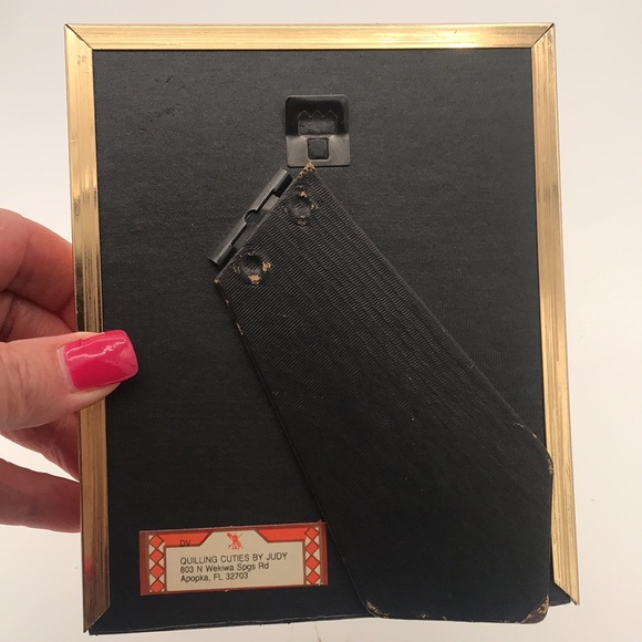 Set of 2 Vintage Framed Handmade Quilled Flowers in Woven Baskets - Picture 4 of 8